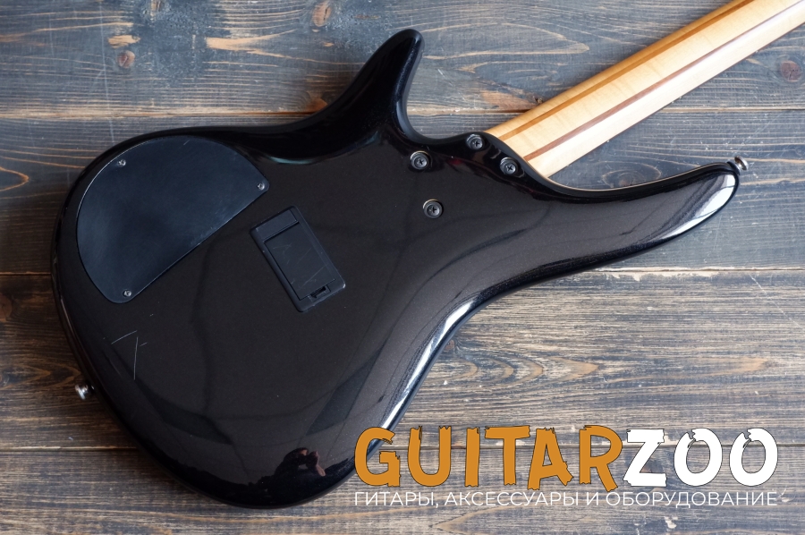 Бас-гитара Ibanez SR-300 NM